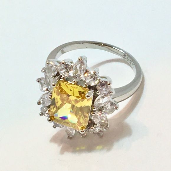 Simulated Citrine Ring Size 6.25 Silver Tone Costume Jewelry Faux Diamonds - Picture 13 of 15